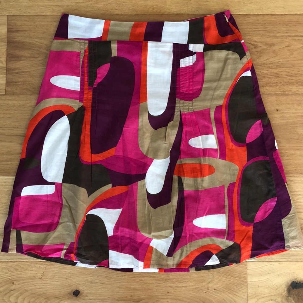 EUC-Cute colorful knee length skirt-size 6
